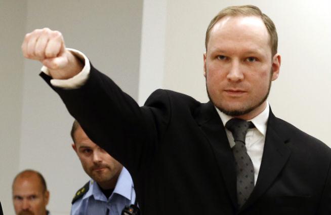 Criminal! Breivik se plânge că puşcăria îl serveşte cu CAFEA RECE. Vezi ce-l mai supără la închisoarea de 5 stele
