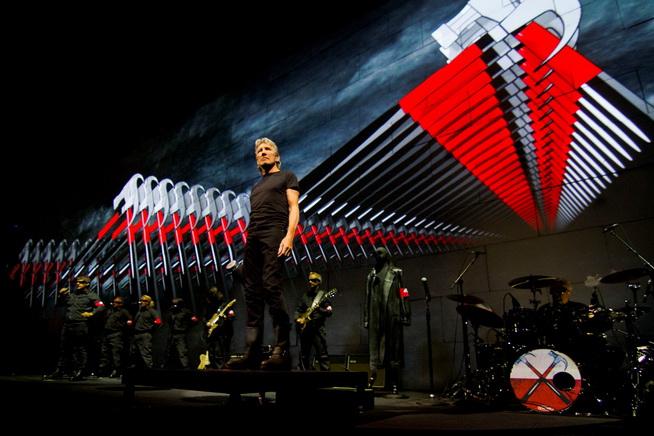 Roger Waters aduce muzica Pink Floyd în România în super-producţia The Wall!