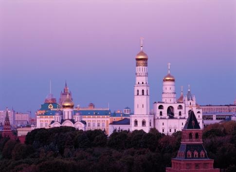 Afla cat valoreaza Kremlinul si Casa Alba