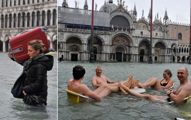 IMAGINI SPECTACULOASE. Veneţia, inundată în proporţie de 70%. Cum înoată turiştii în centrul istoric (VIDEO) 