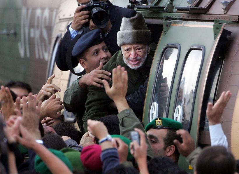 (GALERIE FOTO) Începe procesul de deshumare al fostului lider palestinian Yasser Arafat