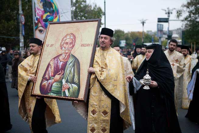 Patriarhia Română: &quot;Biserica este neutră politic, dar nu indiferentă faţă de problemele societăţii româneşti”