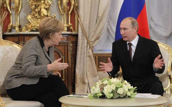 Angela Merkel şi Vladimir Putin s-au contrat dur, pe tema Pussy Riot