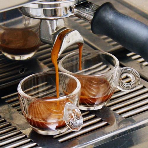 Cu ce putem schimba cafeaua de dimineaţă