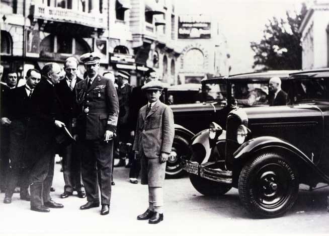 Maşinile, pasiunea Regelui 18434705