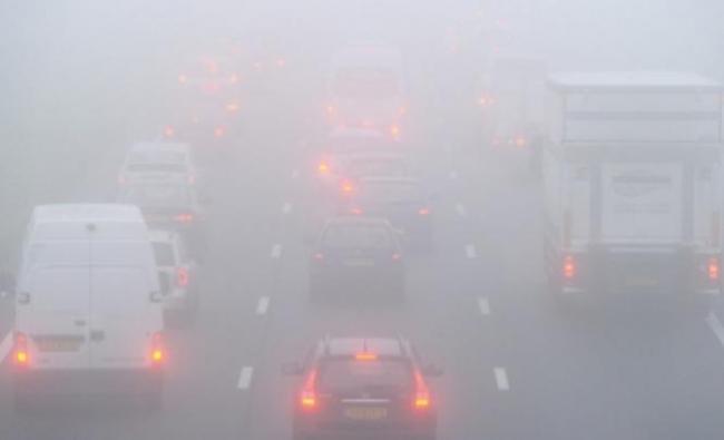 Avertizare de ceaţă pentru judeţele Alba, Mureş, Sibiu, Braşov, Harghita, Covasna şi Cluj. Ce recomandă Poliţia şoferilor