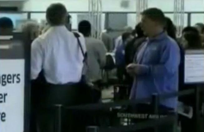 Bărbat arestat pe aeroportul din Oakland din cauza unui ceas