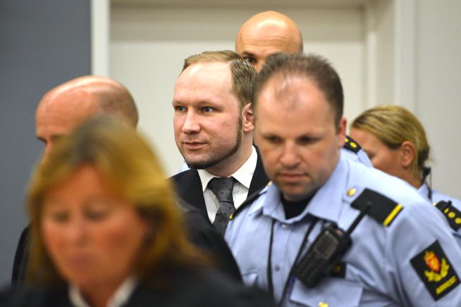  Ce i-a scris asasinul norvegian Breivik, din închisoare, teroristei nr. 1 a Germaniei