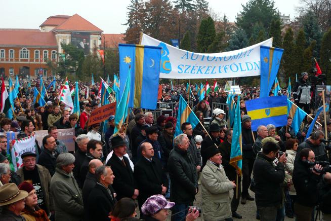 Mesaj la mitingul pentru autonomia Ţinutului Secuiesc de la Sfântu Gheorghe: "La revedere, România" 18435664