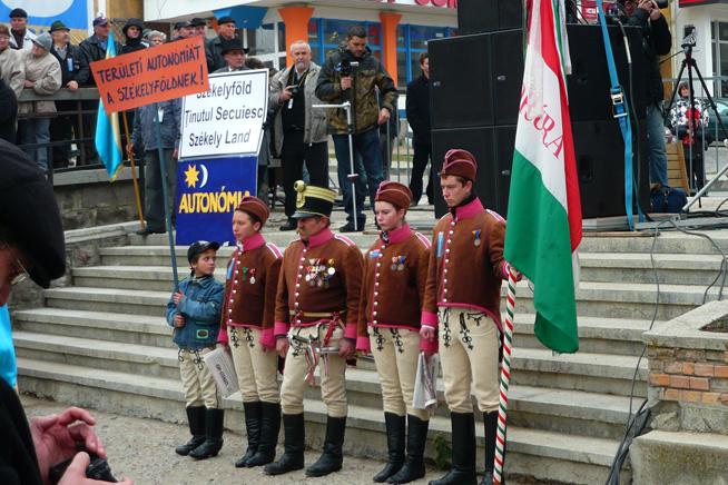 Mesaj la mitingul pentru autonomia Ţinutului Secuiesc de la Sfântu Gheorghe: "La revedere, România" 18435666