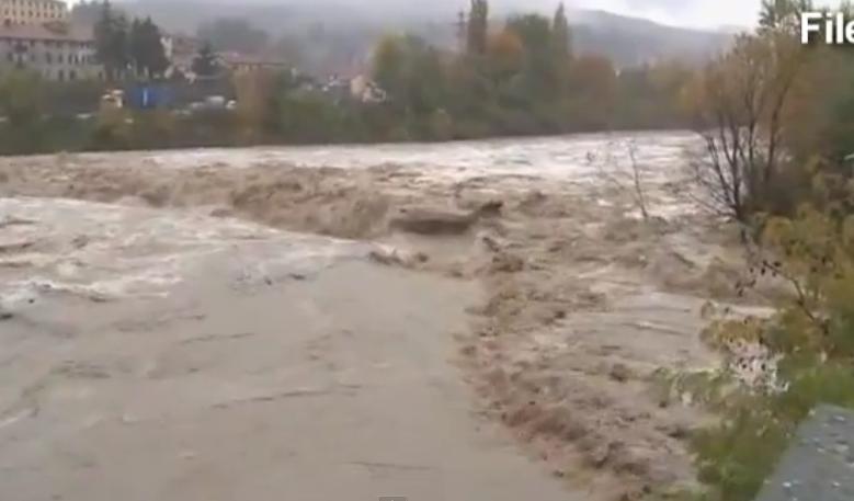 ALERTĂ în şapte regiuni din Italia, din cauza ploilor torenţiale: &quot;O adevărată bombă de apă!&quot; (VIDEO)