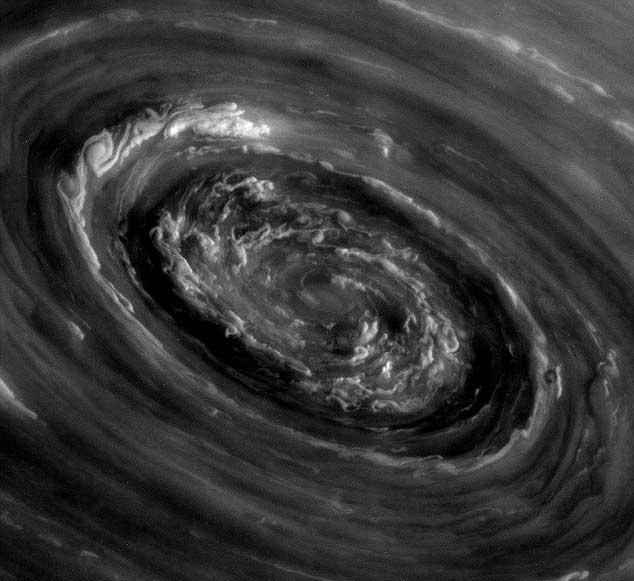 IMAGINI SPECTACULOASE. Super furtună surprinsă pe Saturn de o sondă NASA