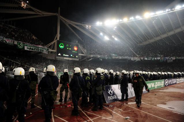 Grecii nu mai au bani de fotbal. Panathinaikos, somată să-și joace meciurile ziua, pentru că nu a plătit nocturna