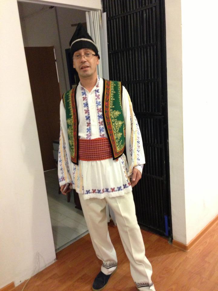 Vedetele Antena 3 în straie populare (GALERIE FOTO) 18436286