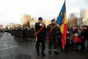 “Demonstraţie de forţă” de Ziua Naţională la Miercurea-Ciuc: “Au venit să păzească afişele autonomiste!” (VIDEO)
