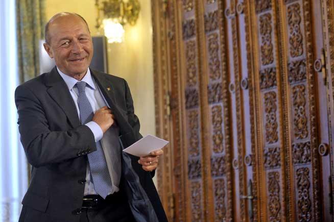 Traian Băsescu, un nou atac dur în prag de campanie: &quot;Ponta minte aşa cum respiră&quot;