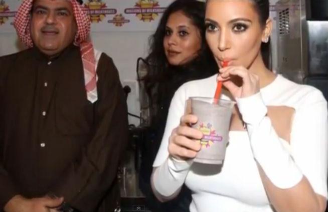 VIDEO: Kim Kardashian a fost în Bahrain, vizita ei declanşând proteste violente