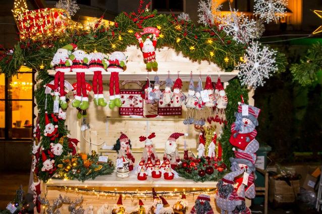 Pantofi de ciocolată cu marțipan și vin fiert la Târgul de Crăciun cu tentă austriacă de la Hilton