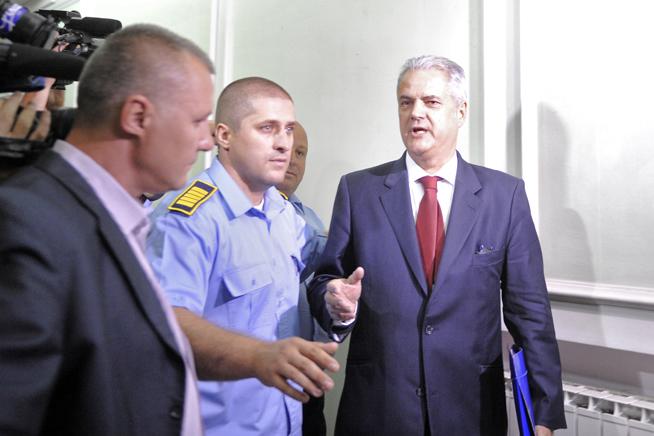 Adjunctul şefului Poliţiei Capitalei, scos de sub urmărire penală pentru favorizarea lui Adrian Năstase