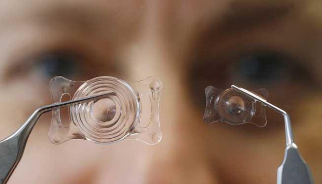 S-au descoperit lentilele de contact care păstrează vederea intactă toată viaţa