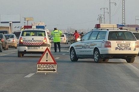 Un mort şi patru răniţi în urma unui accident rutier în Suceava