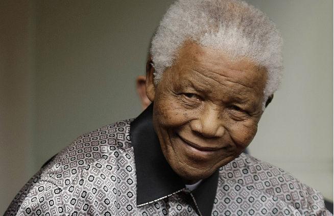 Nelson Mandela a fost internat într-un spital din Pretoria