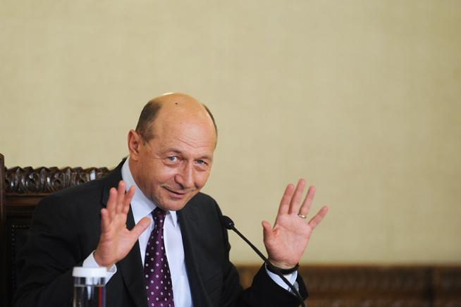 Vocea Rusiei: „Traian Băsescu și-a pregătit opțiunea nucleară - Victor Ponta, agent secret”