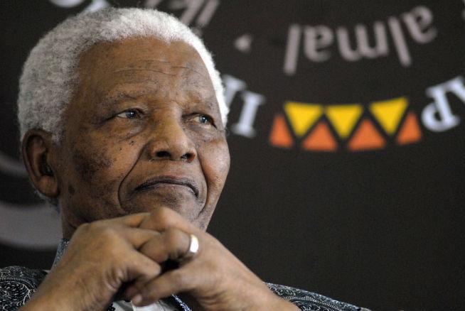 Soţia lui Nelson Mandela: Spiritul şi strălucirea lui încep să pălească