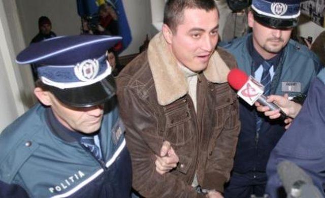 Cioacă, adus în cătuşe la procesul din Braşov