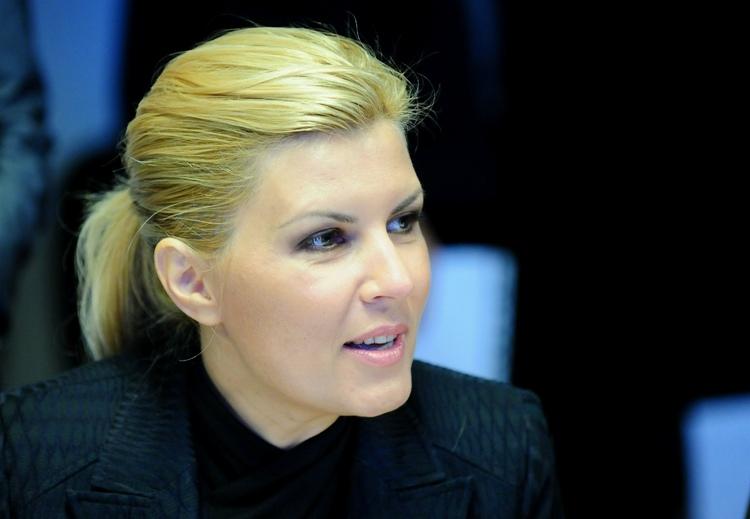 Elena Udrea: N-ar fi rău să se dizolve Parlamentul, şi aşa este uriaş!