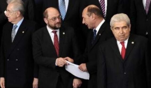 Băsescu le-a dat liderilor europeni un document &quot;în interesul României&quot;. Antonescu: Am idee ce conţine, dar nu spun 