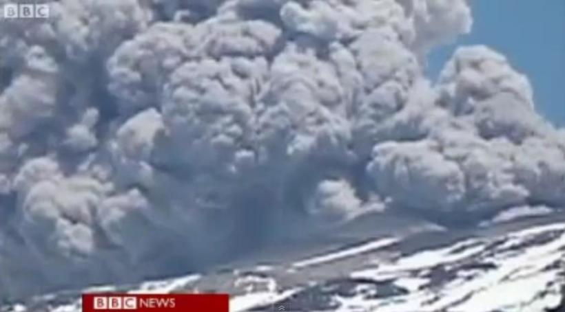  ALERTĂ ROŞIE în Chile, după erupţia vulcanului Copahue, aflat la graniţa cu Argentina (VIDEO)