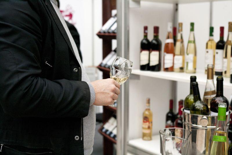 Câte milioane de litri de vin consumă românii de sărbători