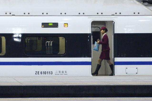 China a inaugurat cea mai lungă linie de tren de mare viteză. Este însă sigură?
