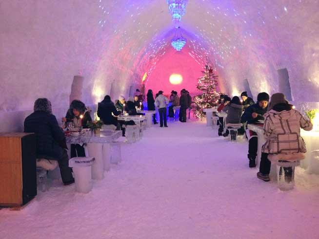 De Crăciun, turiştii britanici au inaugurat hotelul de gheaţă de la Bâlea Lac