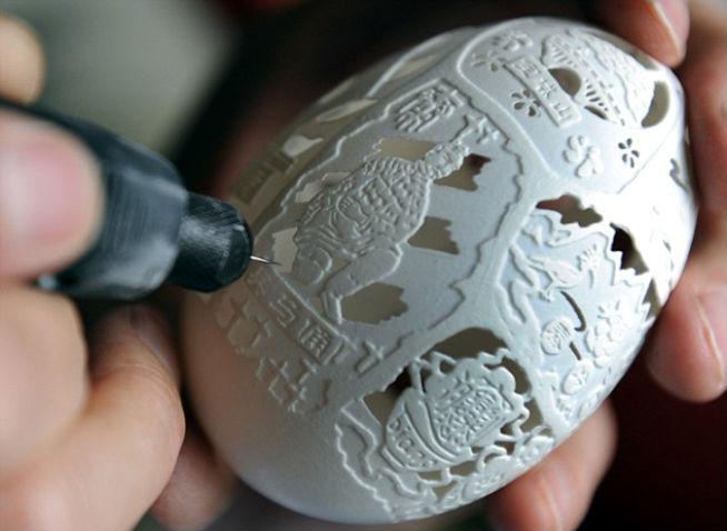 FOTO: Sculpturi în coji de ouă. Un artist chinez foloseşte o tehnică impresionantă