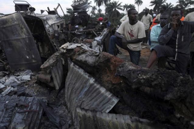 Incendiu violent în capitala Nigeriei: explozia unui depozit de artificii a rănit 30 de oameni