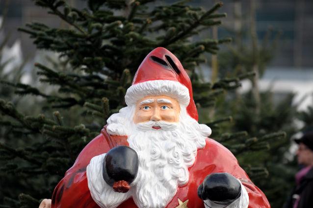 Fiscul ucrainean e cu ochii pe Moşi Crăciuni. Cei care fac bani jucându-l pe &quot;Moşul&quot;, somaţi să-şi plătească taxele