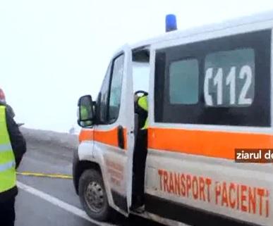 Un şofer de ambulanţă s-a urcat beat la volan, provocând un accident în lanţ (VIDEO)