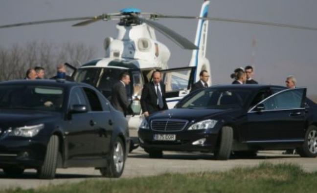 Băsescu a fugit cu elicopterul. În secuime, să petreacă Revelionul