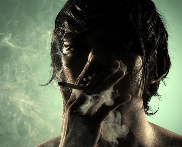 ÎNFRICOȘĂTOR. Câte țigări fumate pot provoca mutația care declanșează cancerul