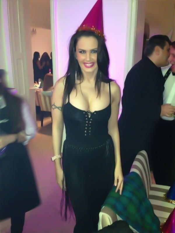 Revelion la Bamboo. Cine e vedeta care a postat poze pe Facebook (GALERIE FOTO) 18439688