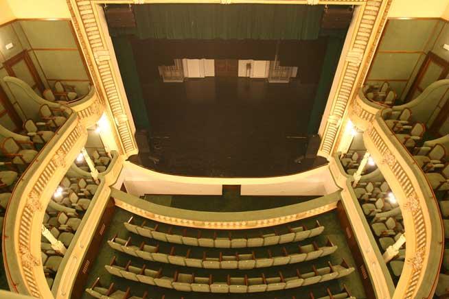 Teatrul românesc în 2013: premiere