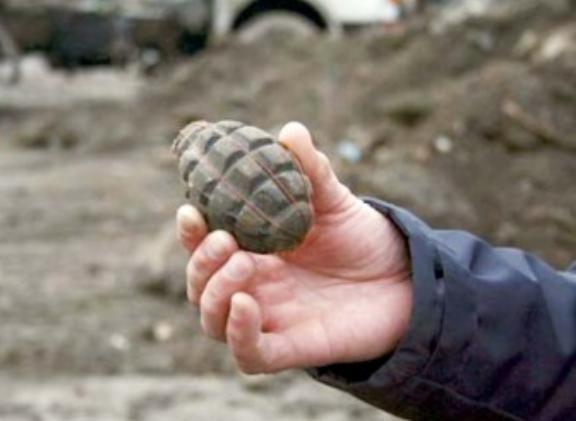 Grenadă defensivă, descoperită într-un parc din Capitală 
