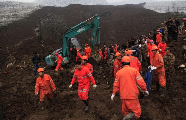 46 morţi, între care 19 copii, în urma unei alunecări de teren în China