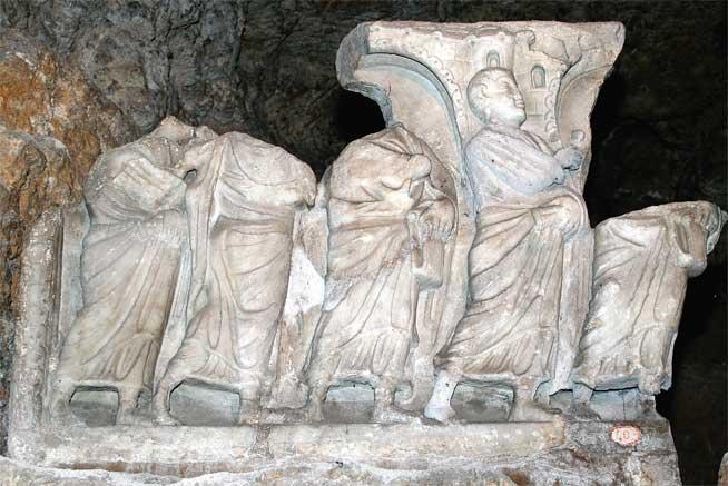 Muntele credinţei. Fraţii adormiţi de la Efes