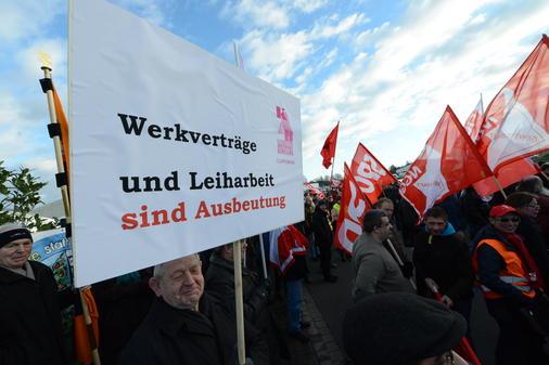  Protest la un abator german din cauza &quot;dumpingului social&quot; cu muncitori români