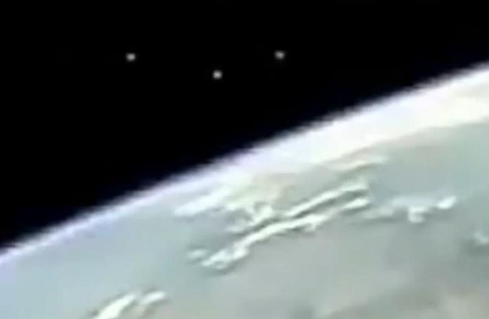 Staţia Spaţială Internaţională, vizitată de extratereştri? NASA a filmat mai multe OZN-uri în apropierea misiunii orbitale (VIDEO)
