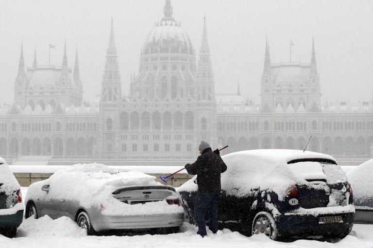 MAE a emis AVERTIZARE DE CĂLĂTORIE pentru Ungaria. Vestul ţării, sub COD ROŞU de ninsori