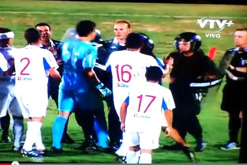 Măsură fără precedent în Uruguay: fotbalul a fost interzis 10 zile din cauza violenţelor (VIDEO)